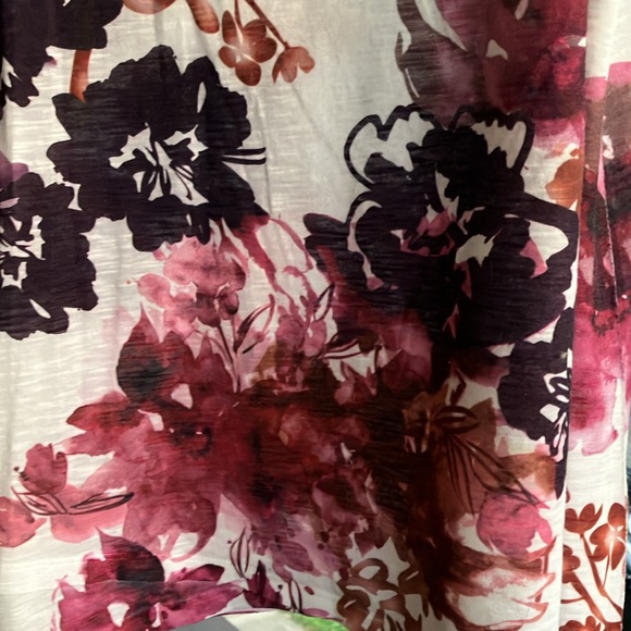 Woman’s tunic size large that’s 12 to 14. Colors of deep purple, light, - Picture 5 of 6